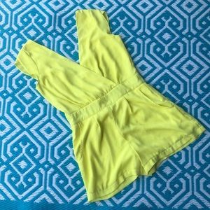 Yellow Gianni Bini Romper. With pockets!